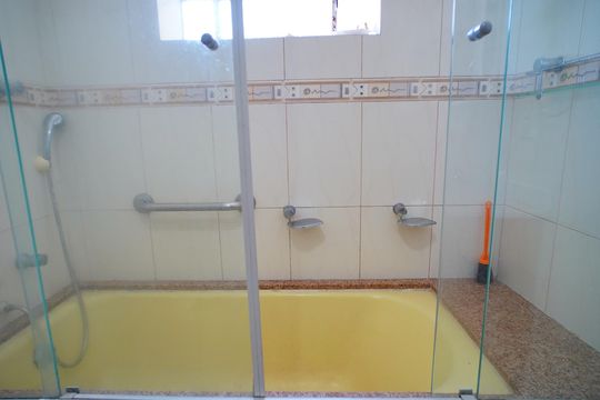 Banheiro de apartamento à venda com 3 quartos, 102m² em Rio Branco, Porto Alegre