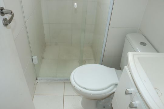 Banheiro Social de apartamento para alugar com 2 quartos, 50m² em Jardim Petrópolis, Cotia