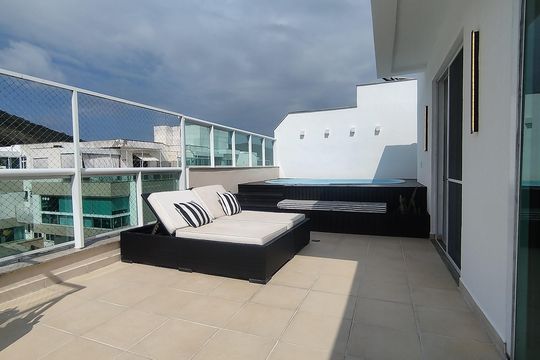 Apartamento à venda com 3 quartos, 193m² em Itaipu, Niterói