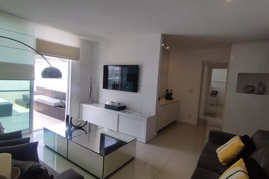 Apartamento à venda com 3 quartos, 193m² em Itaipu, Niterói