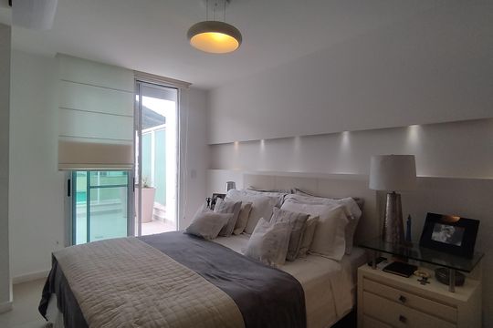 Apartamento à venda com 3 quartos, 193m² em Itaipu, Niterói