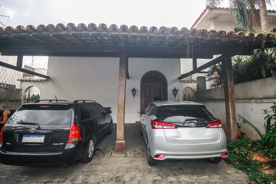 Garagem de casa à venda com 4 quartos, 320m² em Vila Sonia, São Paulo