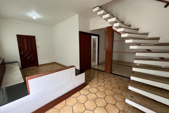 Sala de casa de condomínio à venda com 3 quartos, 204m² em Galeão, Rio de Janeiro