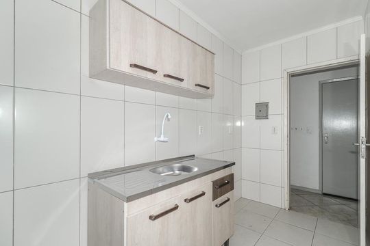 Cozinha de apartamento à venda com 1 quarto, 50m² em Jardim São Pedro, Porto Alegre