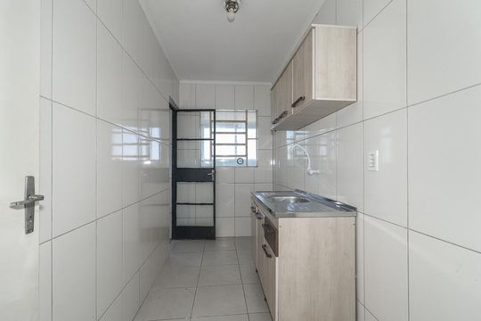 Cozinha de apartamento à venda com 1 quarto, 50m² em Jardim São Pedro, Porto Alegre