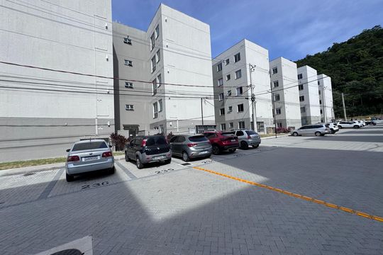 Fachada de apartamento à venda com 2 quartos, 44m² em Vargem Grande, Rio de Janeiro