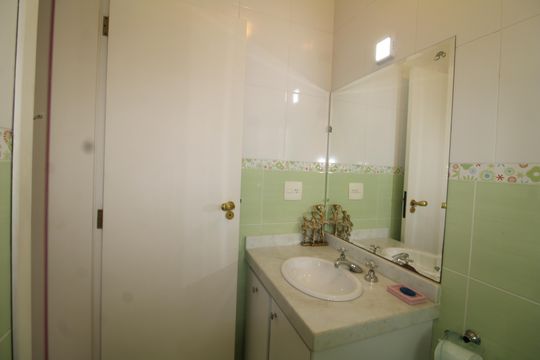 Banheiro 2 de casa à venda com 6 quartos, 373m² em Jardim São Paulo, São Paulo