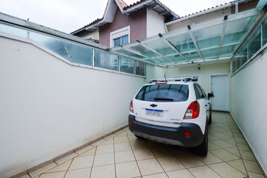 Garagem de casa à venda com 2 quartos, 88m² em Jardim Maia, Guarulhos