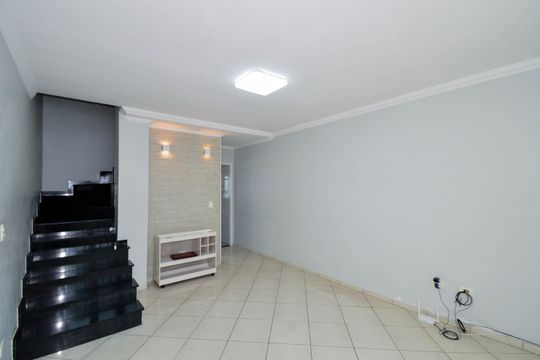 Sala de casa à venda com 2 quartos, 88m² em Jardim Maia, Guarulhos