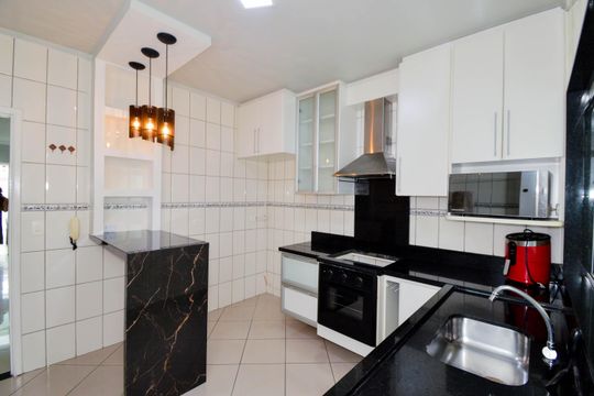 Cozinha de casa à venda com 2 quartos, 88m² em Jardim Maia, Guarulhos