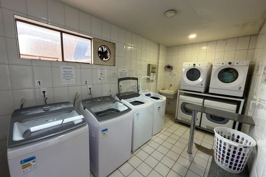 Área comum - lavanderia de apartamento para alugar com 1 quarto, 36m² em Eqn 412/413, Brasília