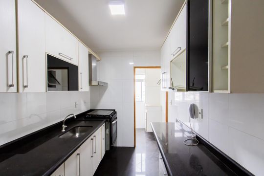 Cozinha de apartamento para alugar com 3 quartos, 65m² em Cidade Líder, São Paulo