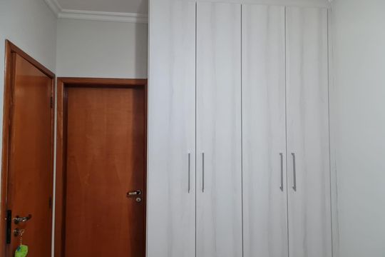 Casa à venda com 3 quartos, 249m² em Parque Sao Domingos, São Paulo