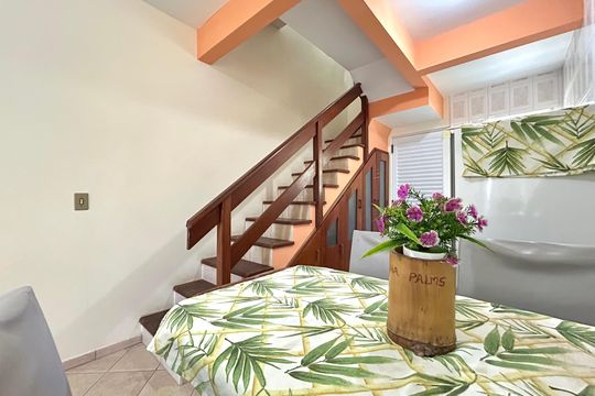 Sala de apartamento para alugar com 1 quarto, 70m² em Campeche Leste, Florianópolis