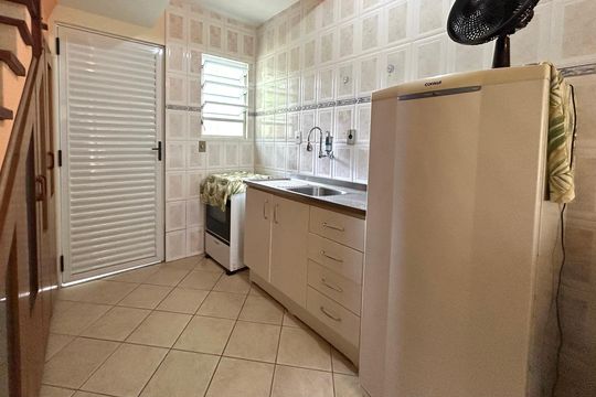Cozinha  de apartamento para alugar com 1 quarto, 70m² em Campeche Leste, Florianópolis