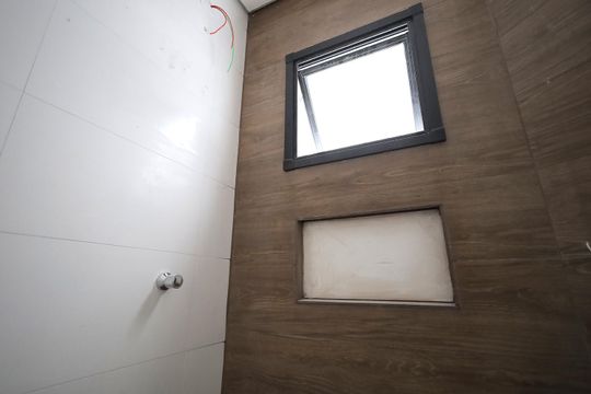 Banheiro de apartamento à venda com 2 quartos, 62m² em Parque Novo Oratório, Santo André