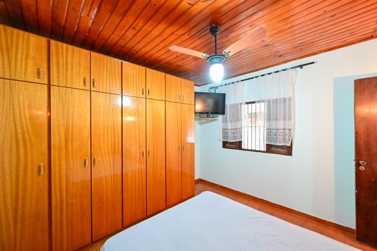 Quarto 2 de casa para alugar com 2 quartos, 120m² em Saúde, São Paulo