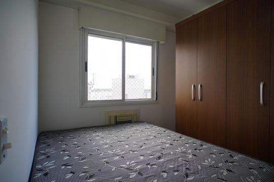 Quarto 1 de apartamento para alugar com 2 quartos, 80m² em Floresta, Porto Alegre