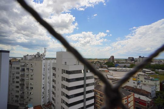 Vista Quarto 1 de apartamento para alugar com 2 quartos, 80m² em Floresta, Porto Alegre