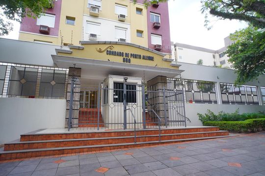 Fachada de apartamento para alugar com 2 quartos, 80m² em Floresta, Porto Alegre