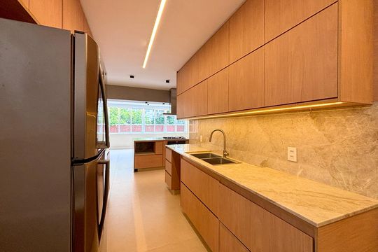 Cozinha de apartamento à venda com 4 quartos, 156m² em Copacabana, Rio de Janeiro