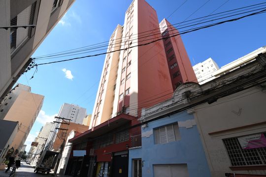 Fachada do Prédio de apartamento à venda com 2 quartos, 76m² em Centro, Campinas