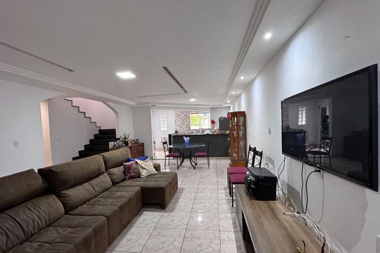 Sala de casa à venda com 3 quartos, 200m² em Vargem Grande, Rio de Janeiro