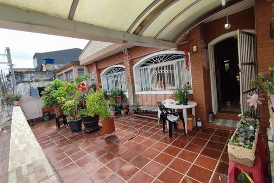 Casa à venda com 4 quartos, 250m² em Jardim Itapemirim, São Paulo