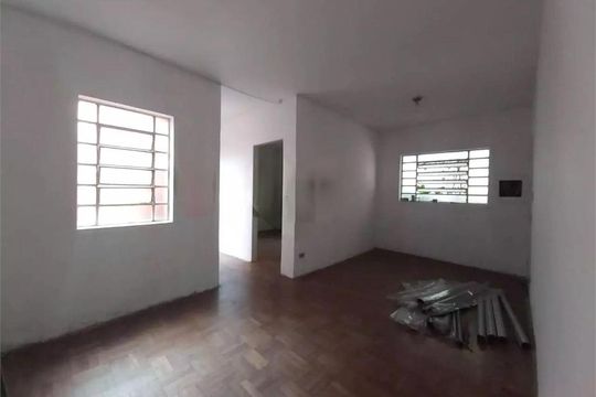 Casa à venda com 3 quartos, 220m² em Mirandópolis, São Paulo