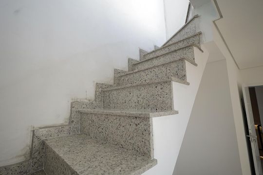 Escada de apartamento à venda com 2 quartos, 96m² em Parque Novo Oratório, Santo André