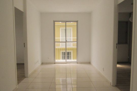Sala de apartamento para alugar com 3 quartos, 50m² em Santa Maria, Osasco