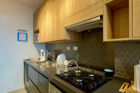 Cozinha de apartamento para alugar com 1 quarto, 60m² em Pinheiros, São Paulo