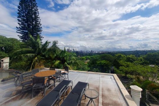 Casa à venda com 4 quartos, 454m² em Alto de Pinheiros, São Paulo