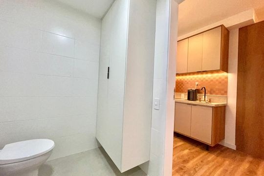 Banheiro de kitnet/studio à venda com 1 quarto, 32m² em Vila Santa Catarina, São Paulo