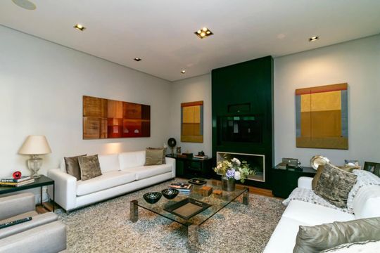Casa à venda com 3 quartos, 656m² em Vila Tramontano, São Paulo