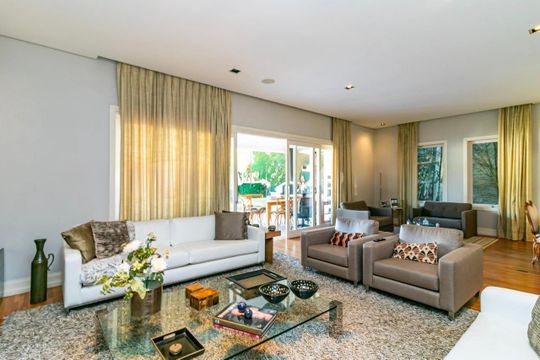 Casa à venda com 3 quartos, 656m² em Vila Tramontano, São Paulo