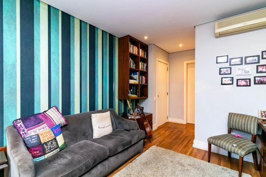 Casa à venda com 3 quartos, 656m² em Vila Tramontano, São Paulo