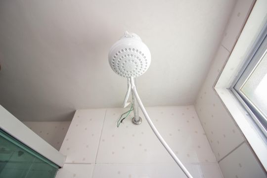Banheiro Social de apartamento à venda com 2 quartos, 44m² em Chácaras Califórnia, Contagem