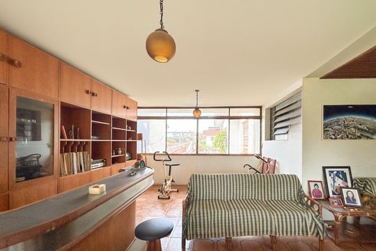 Sala  de casa para alugar com 4 quartos, 400m² em Jardim Lindóia, Porto Alegre