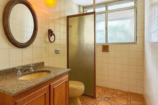 Banheiro 1  de casa para alugar com 4 quartos, 400m² em Jardim Lindóia, Porto Alegre