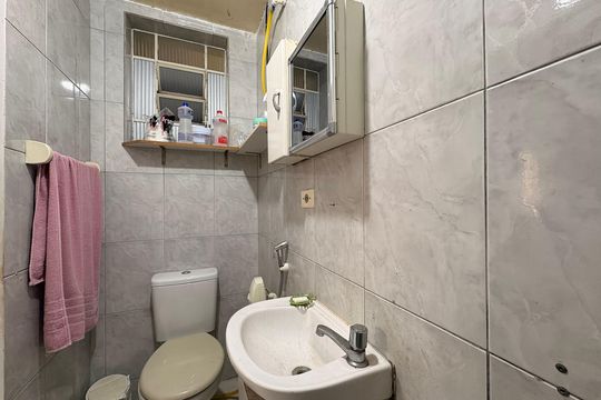 Banheiro casa 1 de casa à venda com 4 quartos, 187m² em Parque Jaçatuba, Santo André
