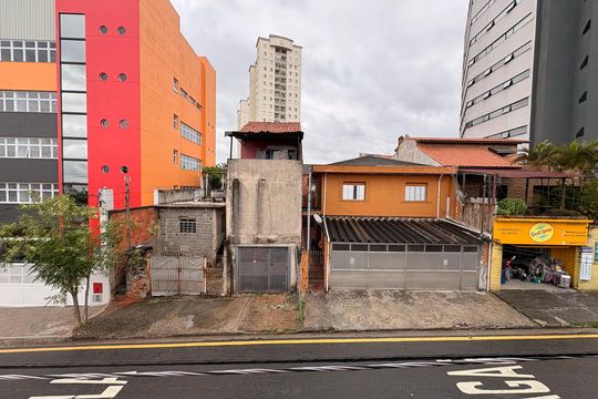 Vista  de casa à venda com 4 quartos, 187m² em Parque Jaçatuba, Santo André