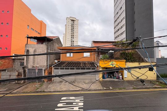 Vista  de casa à venda com 4 quartos, 187m² em Parque Jaçatuba, Santo André