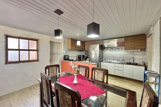 Sala de casa à venda com 3 quartos, 170m² em Canudos, Novo Hamburgo