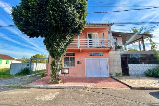Fachada de casa à venda com 3 quartos, 170m² em Canudos, Novo Hamburgo