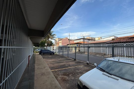 Garagem de apartamento à venda com 2 quartos, 70m² em Qi 18, Brasília