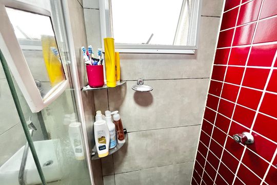 Banheiro de apartamento à venda com 2 quartos, 49m² em Vila Bela Vista (zona Norte), São Paulo