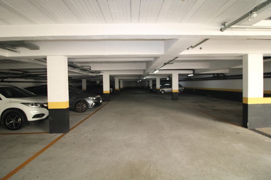 Garagem de casa de condomínio para alugar com 2 quartos, 81m² em Vila Romano, São Paulo