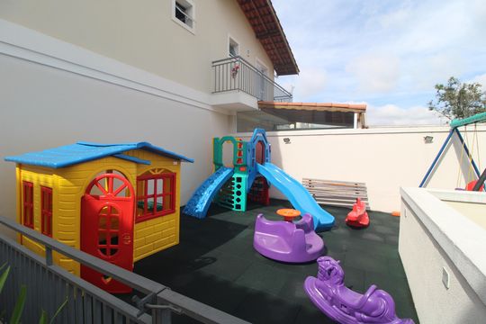 Playground de casa de condomínio para alugar com 2 quartos, 81m² em Vila Romano, São Paulo