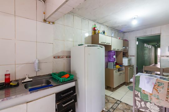Cozinha  de casa à venda com 5 quartos, 125m² em Quitaúna, Osasco